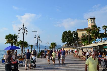 lazise ferie, rejse til lazise, lazise strand, lazise restaurant, lazise dyr, butikker i lazise, shopping i lazise, marked i lazise, lazise historie