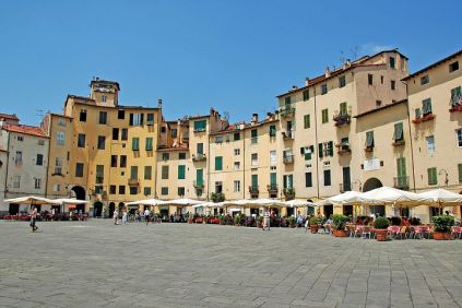 lucca, rejser til lucca, lucca i italien, rejser til italien lucca, lucca by, toscana rejser, rundrejse toscana lucca, lucca bymur, lucca italien historie